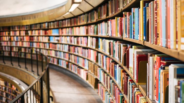 How to Easily Read 100 Books a Year